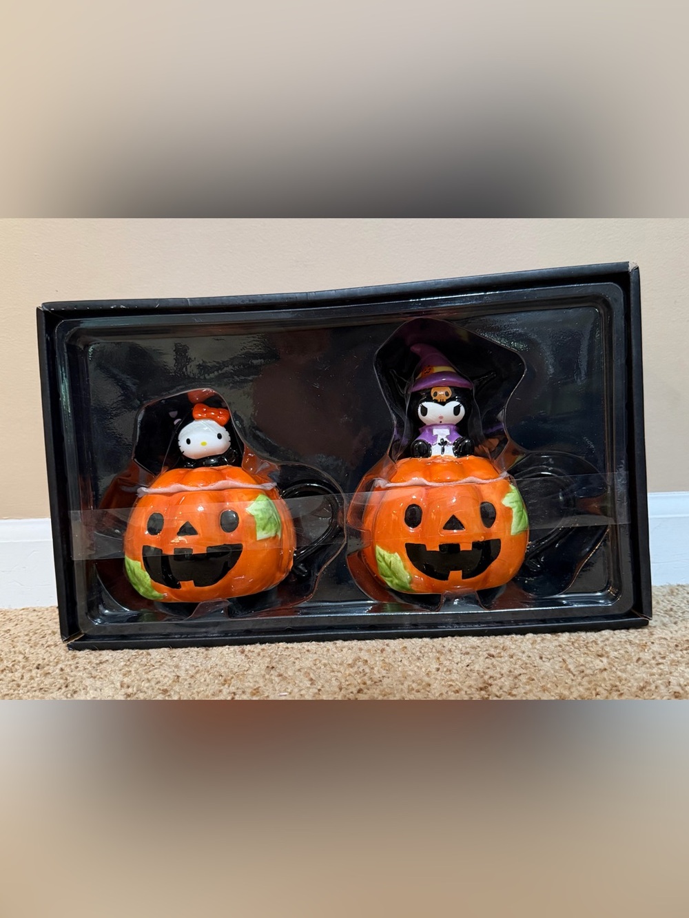 Hello Kitty Orange Pumpkin Halloween Mug Set